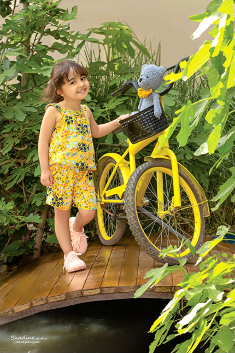 عکاسی با دوچرخه،لیمویی آتلیه کودک مشهد شادینه | آتلیه مشهد،آتلیه کودک،آتلیه نوزاد،عکس بارداری